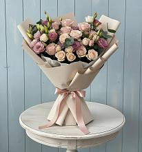 Букет цветов из:  Розы и Лизиантусы в Троицком Алтайский край