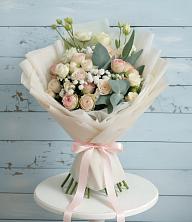 Букет цветов из:  Розы и Лизиантусы в Троицком Алтайский край