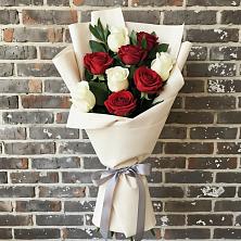 Букет цветов из:  Розы в Троицком Алтайский край
