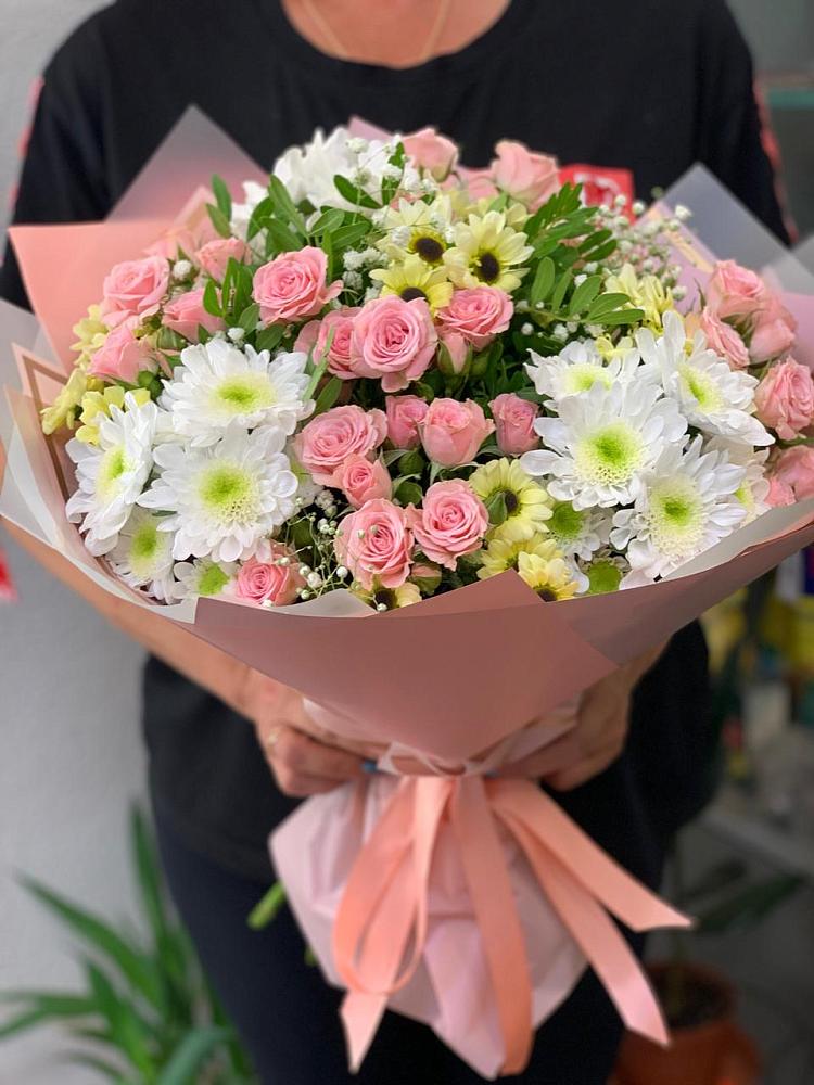 Букет цветов из: Розы и Хризантемы в Троицком Алтайский край