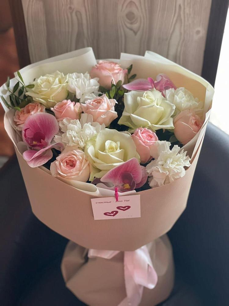 Букет цветов из: Орхидеи, Розы и Гвоздики в Троицком Алтайский край