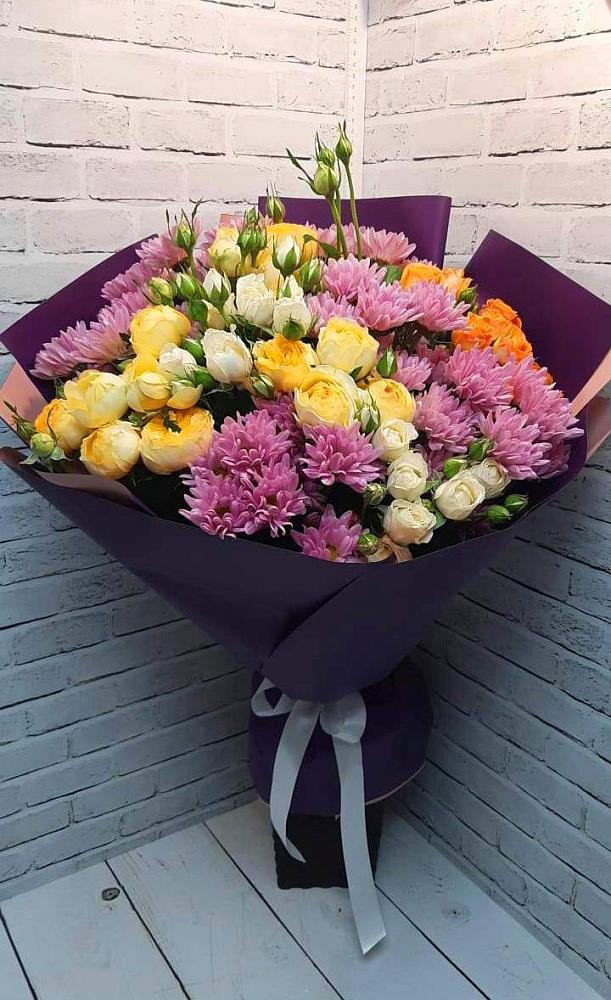 Букет цветов из: Хризантемы и Розы в Троицком Алтайский край