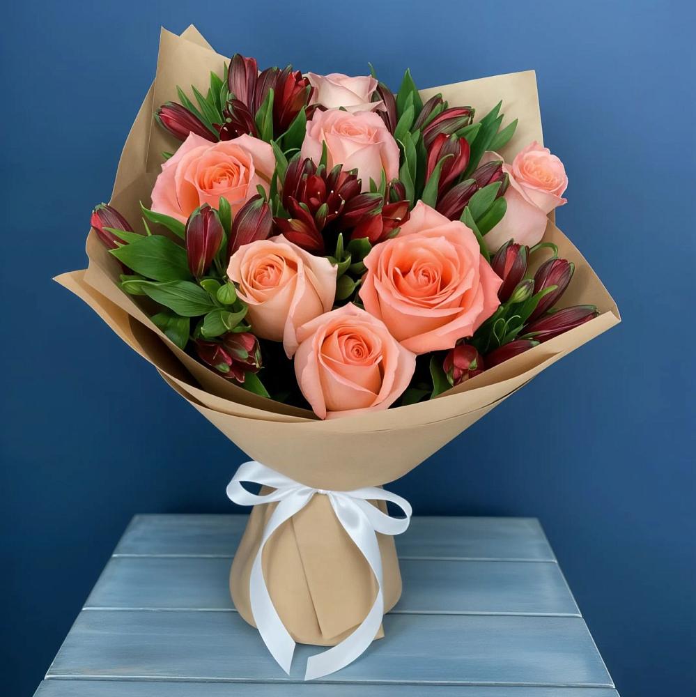 Букет цветов из: Розы и Альстромерии в Троицком Алтайский край