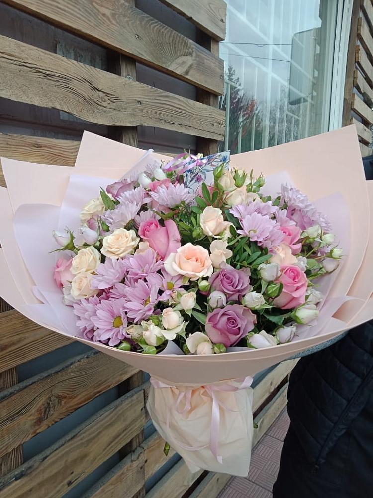 Букет цветов из: Розы и Хризантемы в Троицком Алтайский край