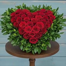 Цветочная композиция из Розы в виде сердца в Троицком Алтайский край