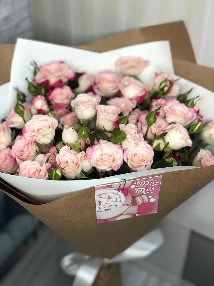 Букет цветов из: Розы в Троицком Алтайский край