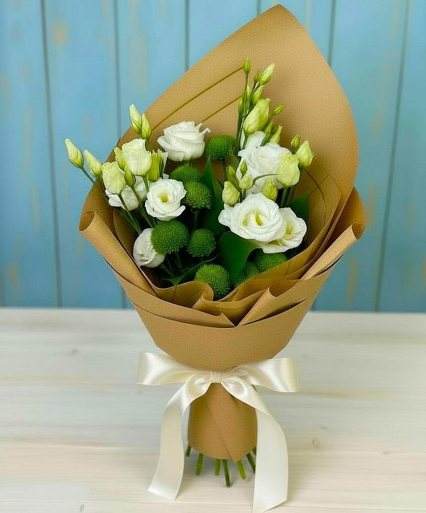 Букет цветов из: Хризантемы и Лизиантусы в Троицком Алтайский край