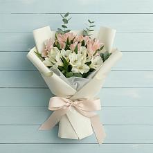 Букет цветов из:  Альстромерии в Троицком Алтайский край