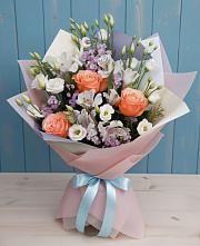 Букет цветов из:  Лизиантусы, Розы, Альстромерии и Гипсофила в Троицком Алтайский край