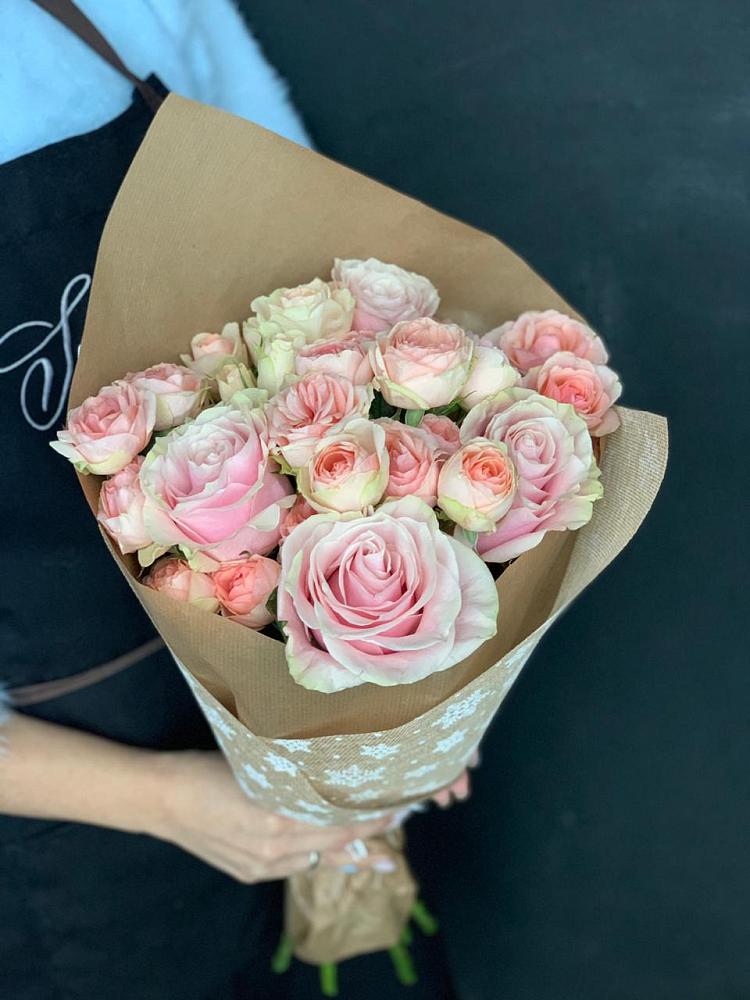 Букет цветов из: Хризантемы и Розы в Троицком Алтайский край