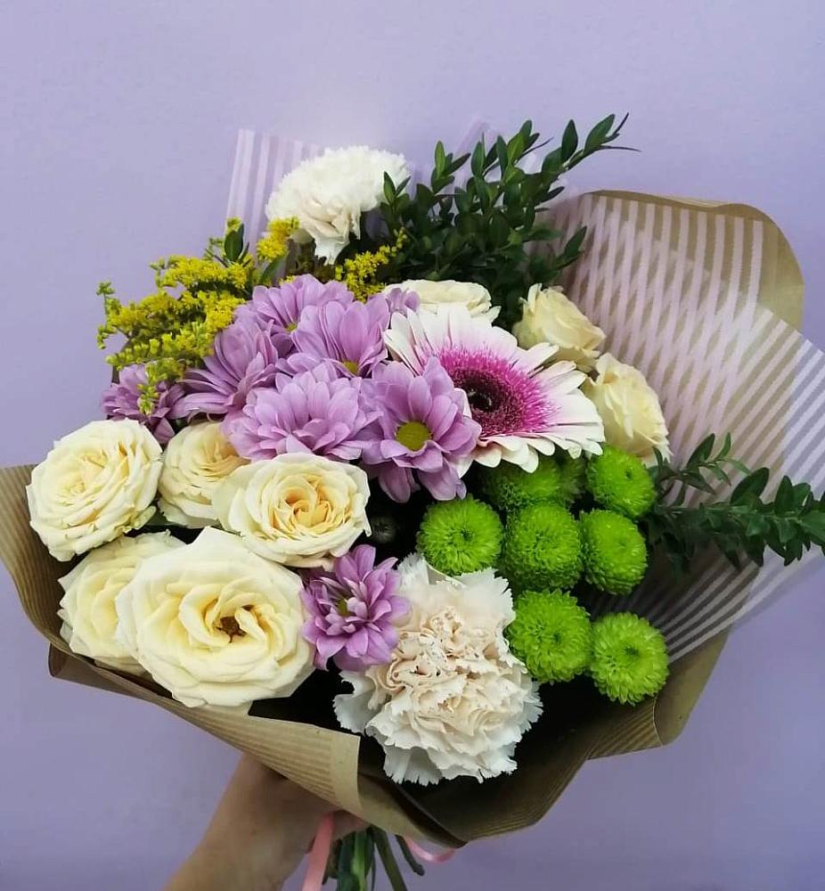 Букет цветов из: Хризантемы, Розы, Гвоздики и Герберы в Троицком Алтайский край