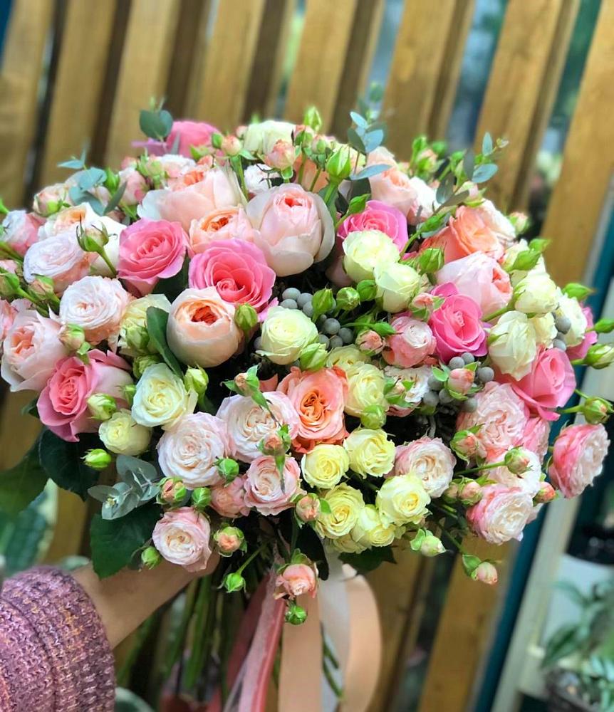 Букет цветов из: Розы в Троицком Алтайский край