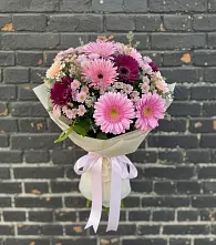 Букет цветов из:  Герберы и Хризантемы в Троицком Алтайский край