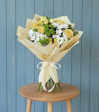 Букет цветов из:  Хризантемы и Розы в Троицком Алтайский край