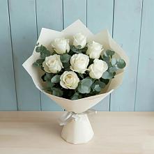 Букет Белые розы в Эвкалипте в Троицком Алтайский край