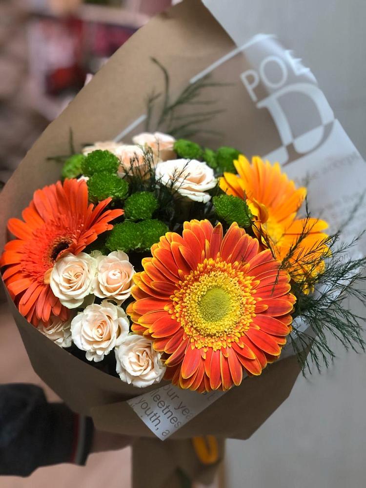 Букет цветов из: Герберы, Хризантемы и Розы в Троицком Алтайский край