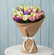 Букет цветов из:  Лизиантусы в Троицком Алтайский край