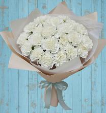 Букет цветов из:  Гвоздики в Троицком Алтайский край