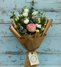 Букет цветов из:  Розы и Лизиантусы в Троицком Алтайский край