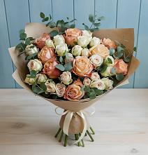 Букет цветов из:  Альстромерии и Розы в Троицком Алтайский край