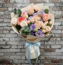 Букет цветов из:  Розы, Лизиантусы и Гвоздики #REPLACE_PRED# Троицком Алтайский край