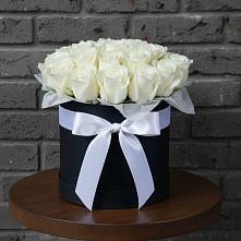 Цветочная композиция из Розы в шляпной коробке #REPLACE_PRED# Троицком Алтайский край